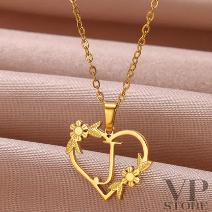 Necklace, personalized, with heart, letter and flowers.