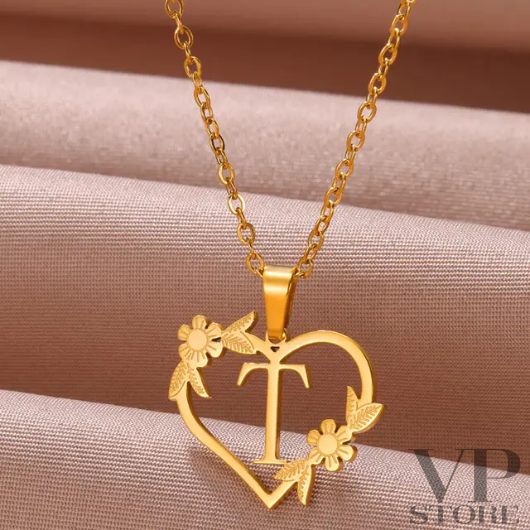 Necklace, personalized, with heart, letter and flowers.